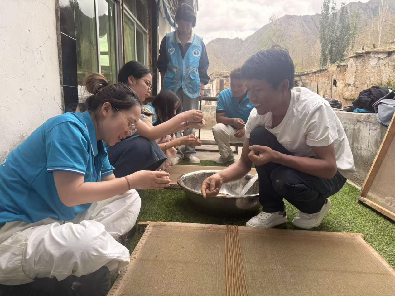 以普通话为桥,江旅学子为西藏自治区成立60周年献上青春礼赞