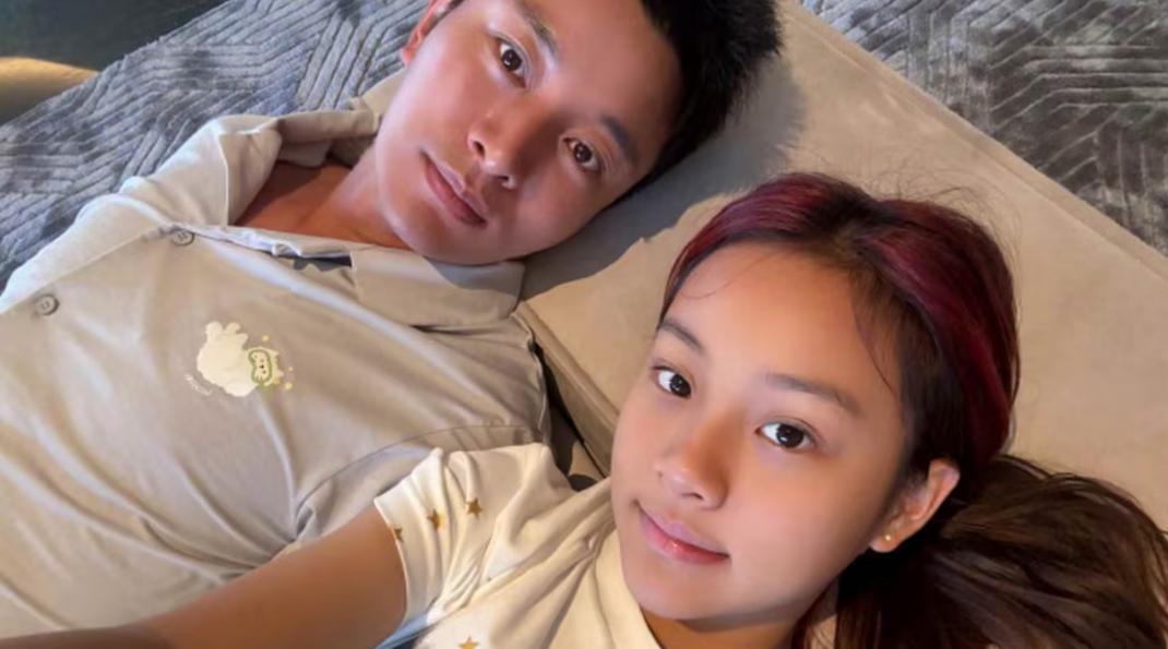 钱赚够了不装了？贾乃亮两招替甜馨挽回面子，还给董璇出了口恶气(图16)