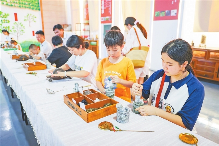 感受传统文化魅力（图）