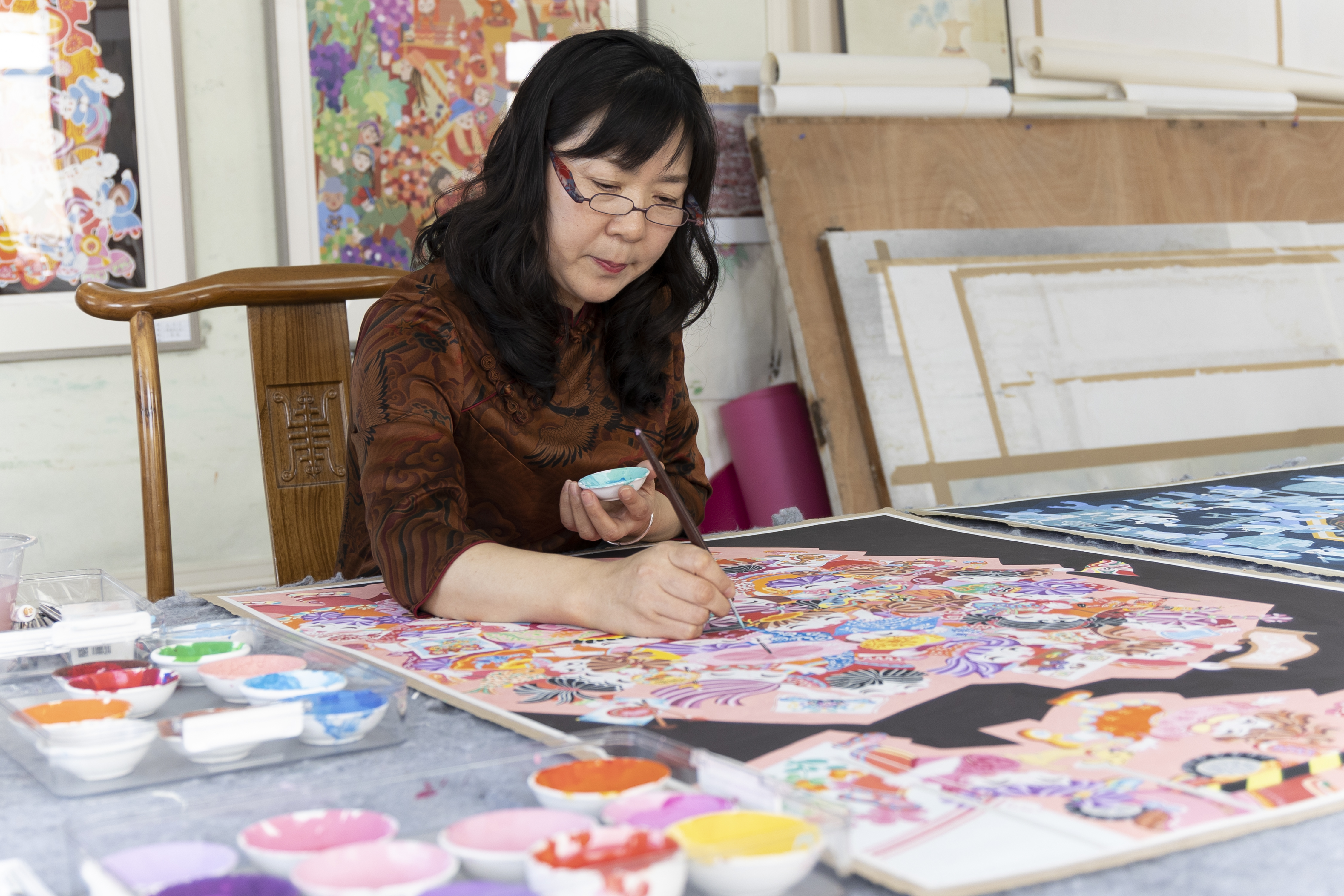 青岛乡里乡亲|丹青增色梅自香:李增梅与胶南年画的传承华章