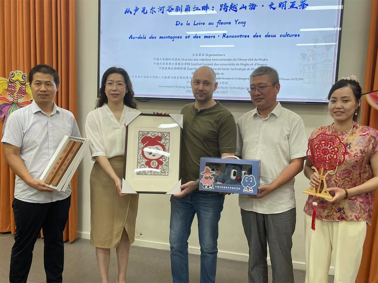 法国学子逛菜场、品家宴,沉浸式感受甬城文化