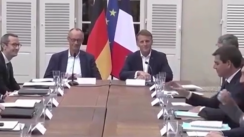 马克龙：讨论乌克兰领土问题前先落实安全保障