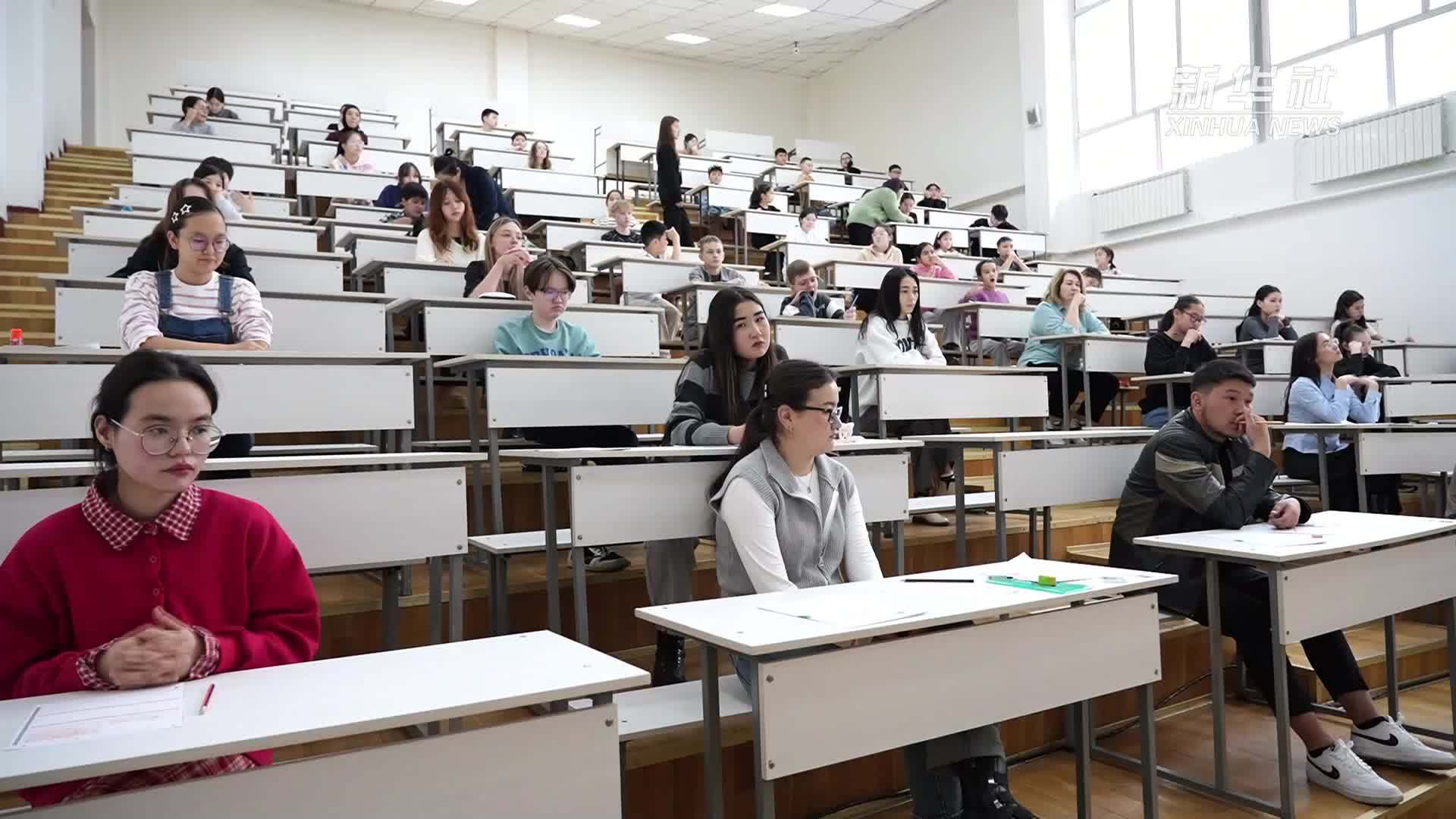 中文听力怎么考？来这所孔子学院和学生一起“云考试”