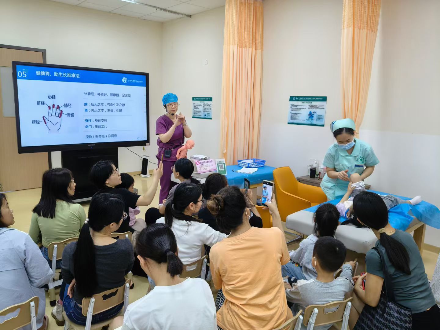 “搬家最舍不得社康医生!” 深圳社康“龙华模式”:把社区居民“宠上天”
