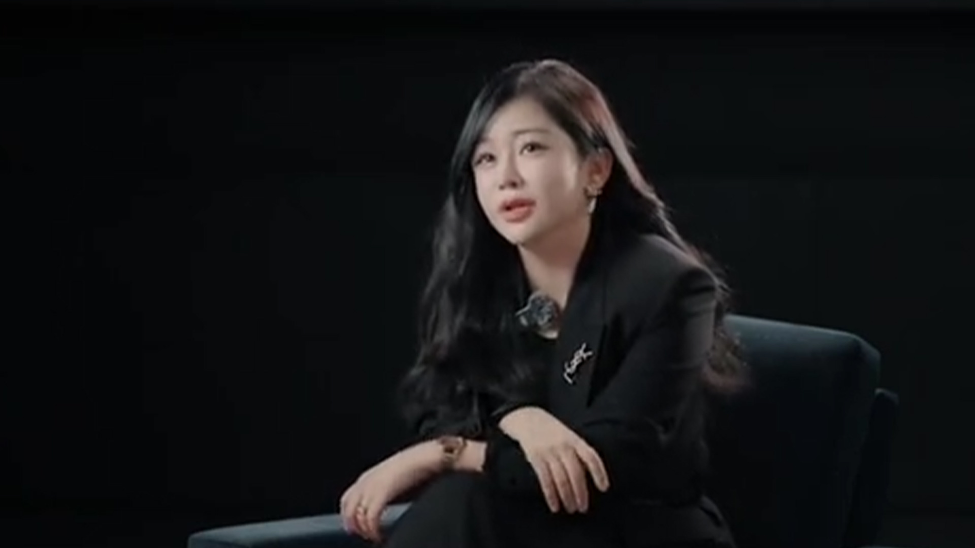 辛巴妻子初瑞雪接手辛巴账号，“不稀罕，但因责任不得不上”，仍未回应“棉密码”卫生巾问题