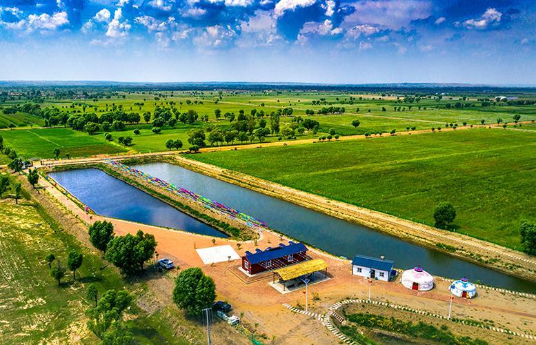 三色榆林：丹霞红、草原绿、湖水蓝绘就塞上文旅新画卷