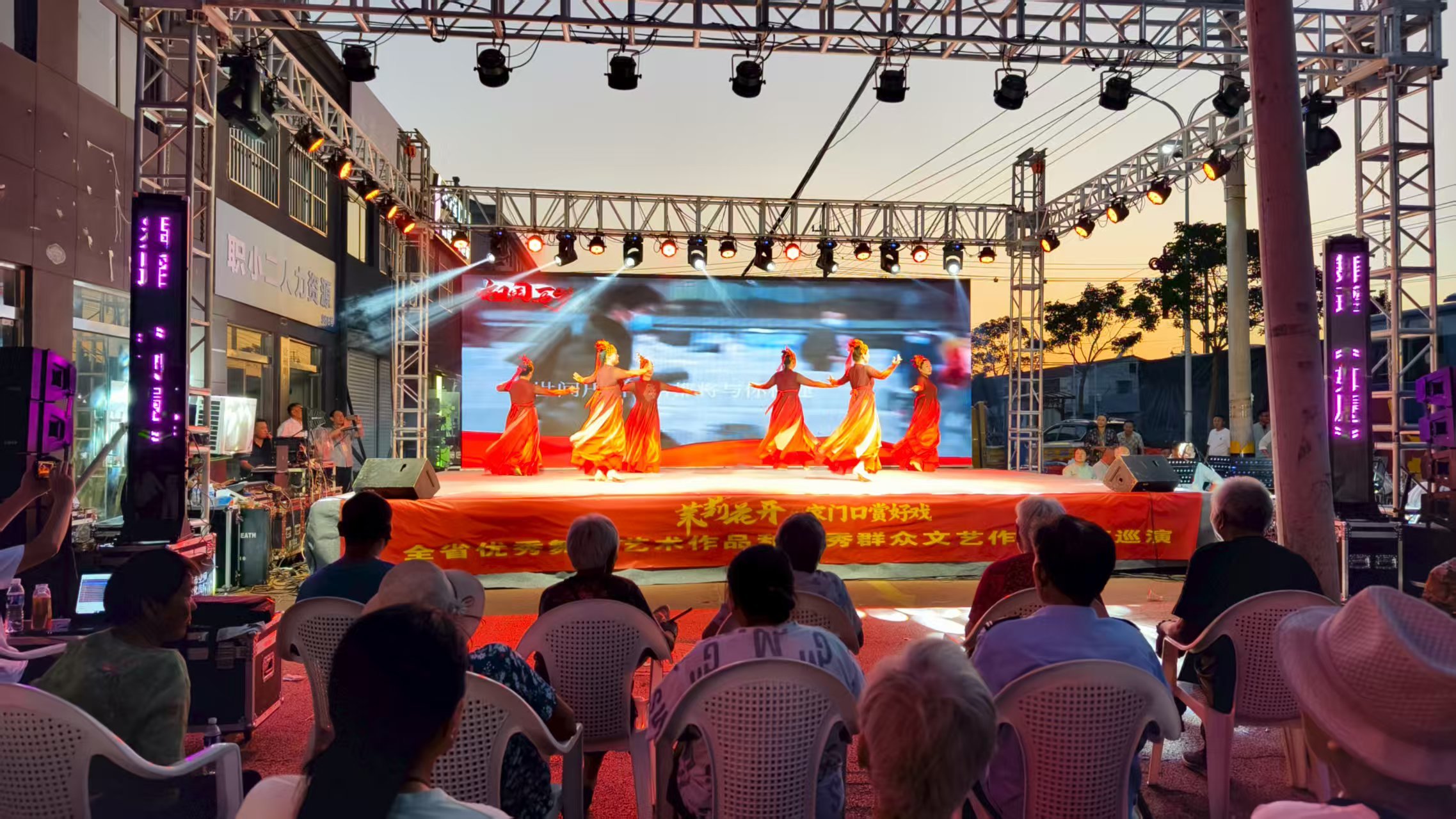 “七夕桥”联姻“暖心桥” 丰县文化惠民入心更入情