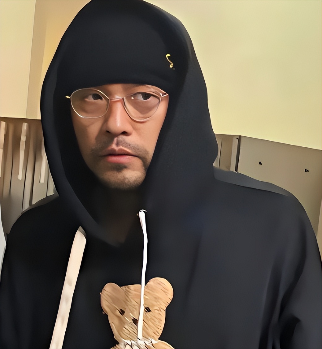 钱再多有什么用！46岁周杰伦现状曝光！病情严重到走路需要人搀扶(图5)