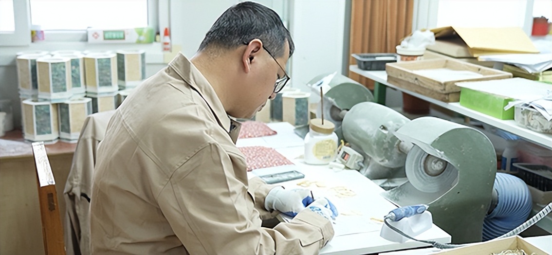 青岛乡里乡亲|IT精英跨界守护记忆 匠心雕刻青岛时光刘武:贝壳里的山海情