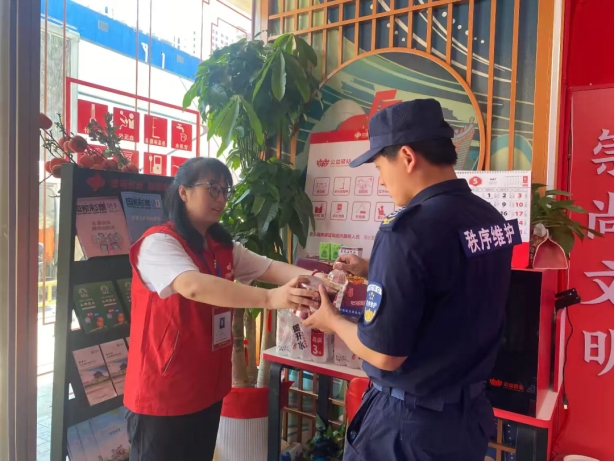 500彩票网- 彩票开奖查询- 体彩专家分析足彩比分直播平台这个夏天与福彩一起玩转公益！