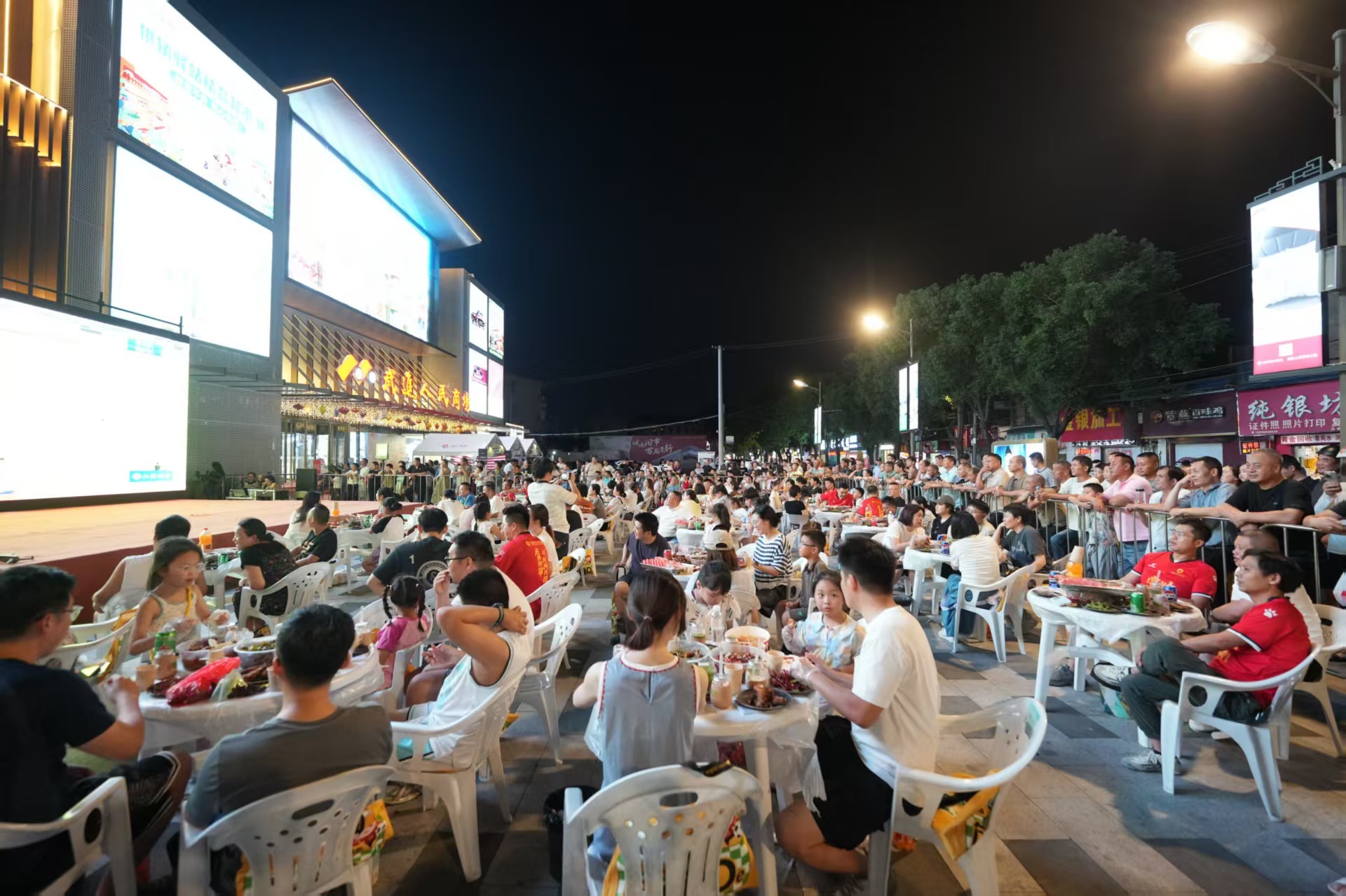 赞助“苏超”的烧烤店，来自常州湖塘镇