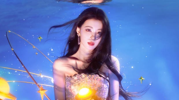 王楚然一袭抹胸纱裙神秘梦幻封面图