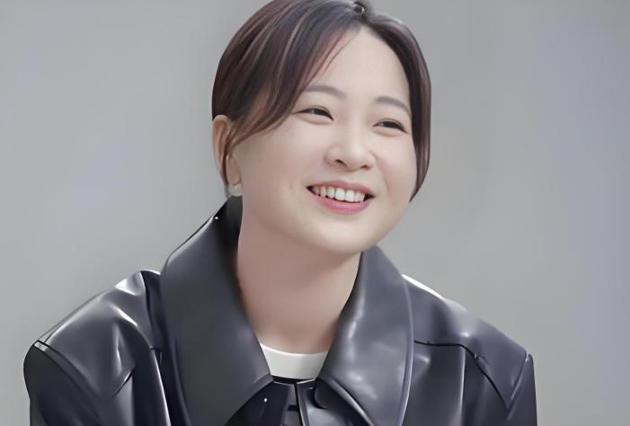 “消失”一年后，43岁的贾玲官宣喜讯，全网恭喜，终于等到这一天(图16)