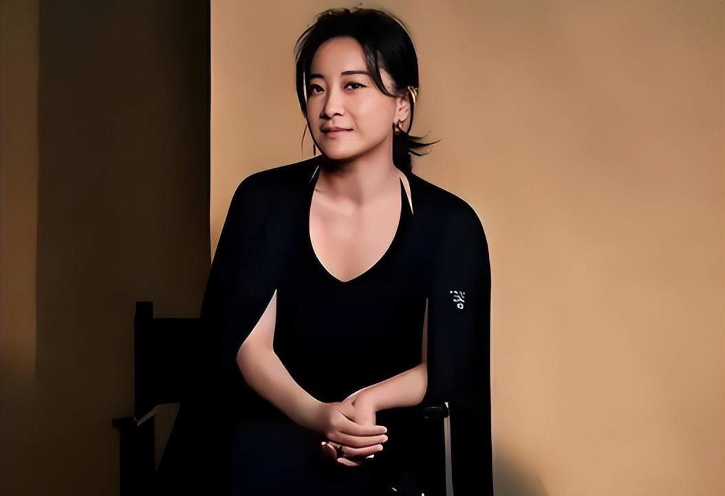 “消失”一年后，43岁的贾玲官宣喜讯，全网恭喜，终于等到这一天(图22)