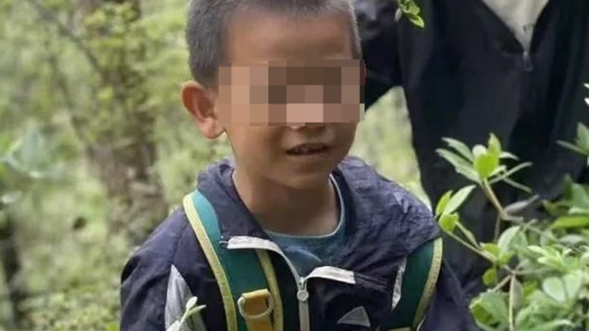 8岁自闭症男童苍山遇难，死因公布：低体温性休克死亡，其父表示：“孩子又冷又饿又无助，是机构的严重失职”