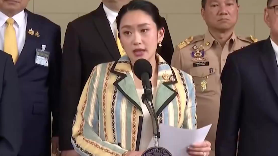 泰国保守派决定放他信一马，佩通坦有望继续担任总理