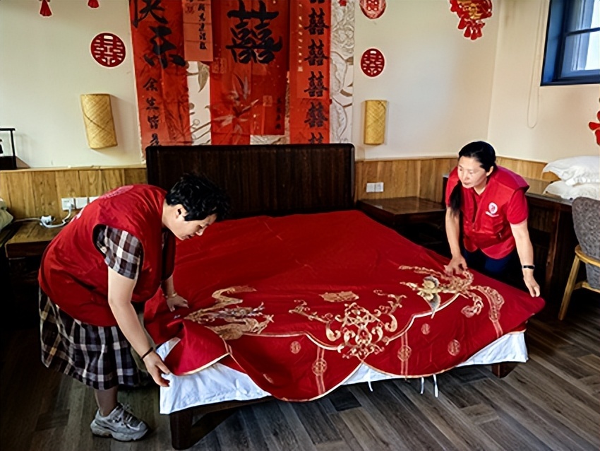 青岛乡里乡亲｜一饺一馍送文明 一墙一书传新风 喜院民宿：柳林村里的新风幸福场