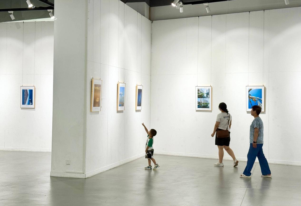 文艺展览 廖梓怡摄