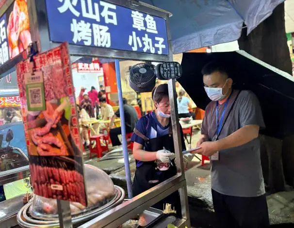逐户走访，全面摸排商贩信息