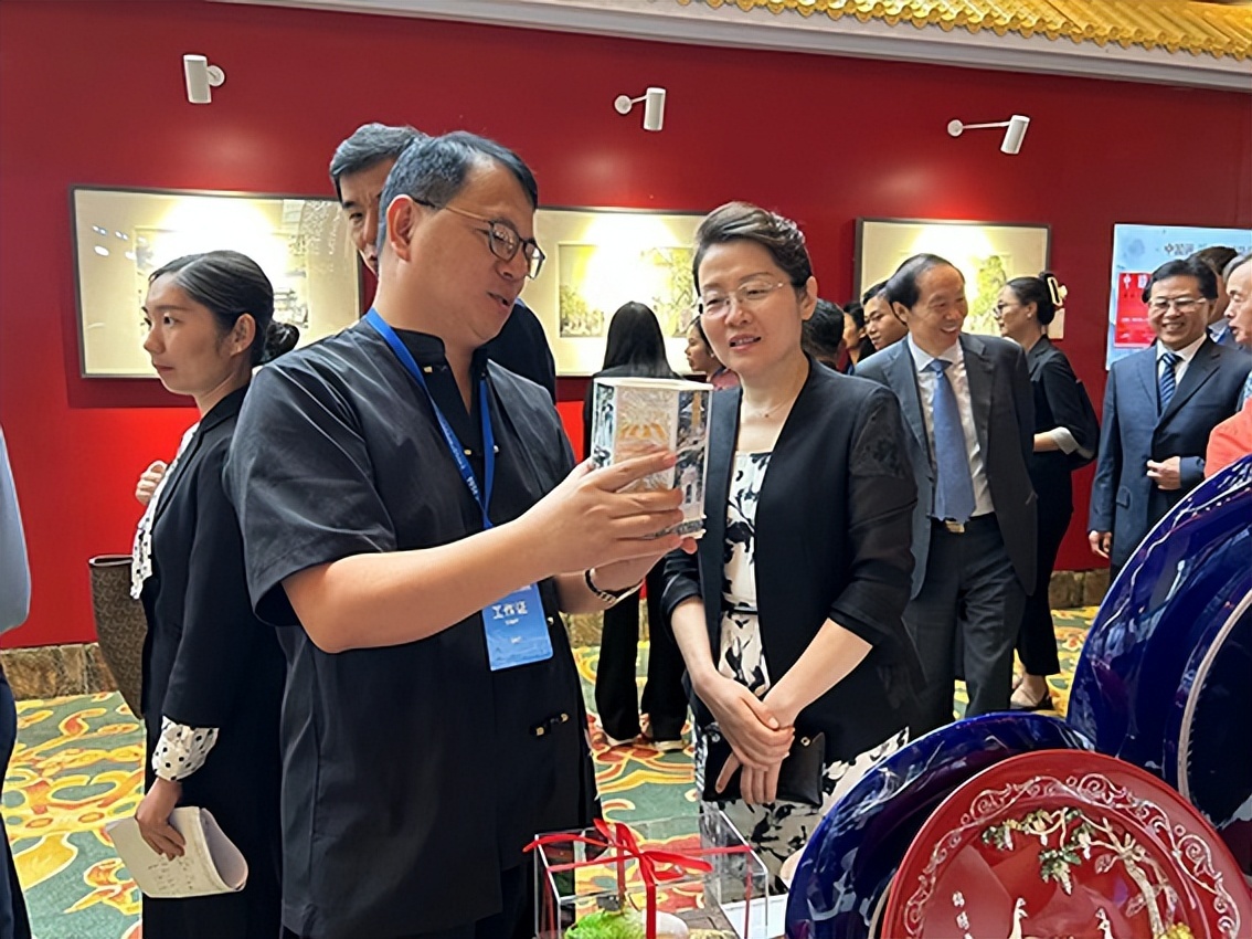 青岛乡里乡亲|IT精英跨界守护记忆 匠心雕刻青岛时光刘武:贝壳里的山海情