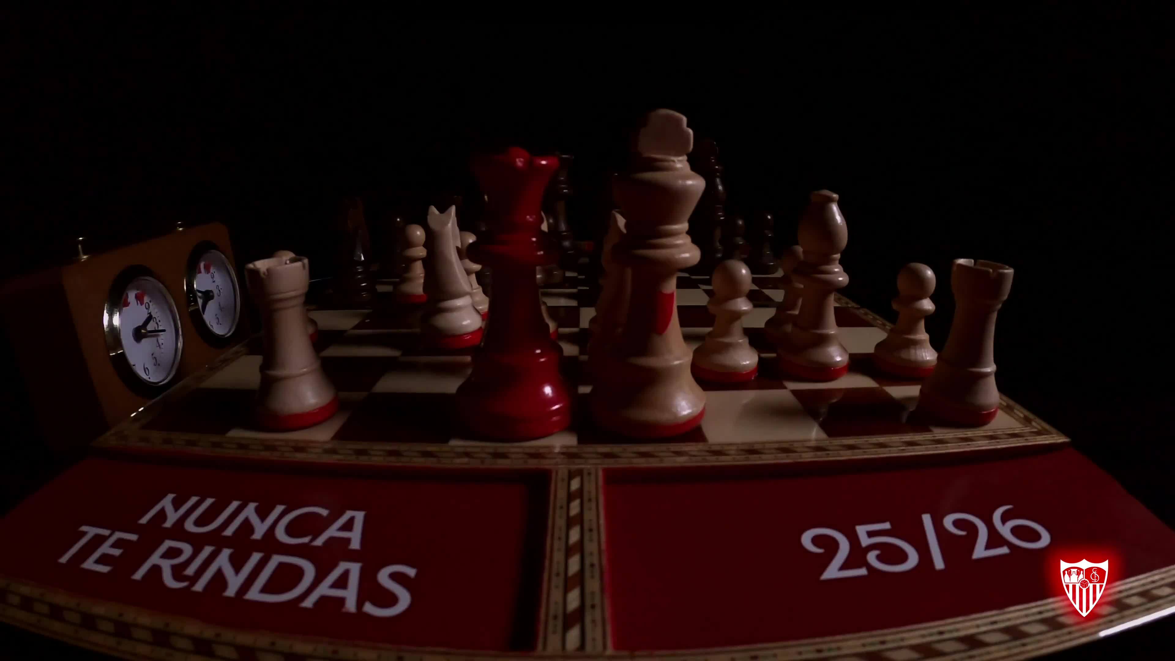 官方：36岁前切尔西、马竞后卫阿斯皮利奎塔加盟塞维利亚