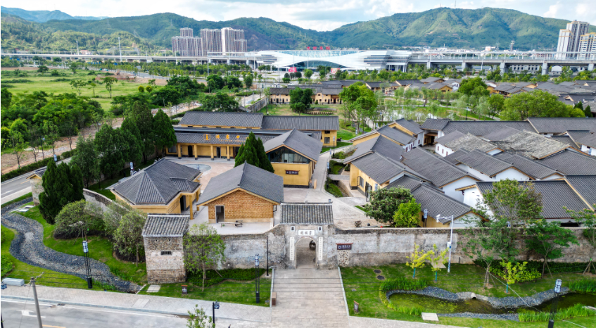 里仁鎮栗園圍。李林烜/攝