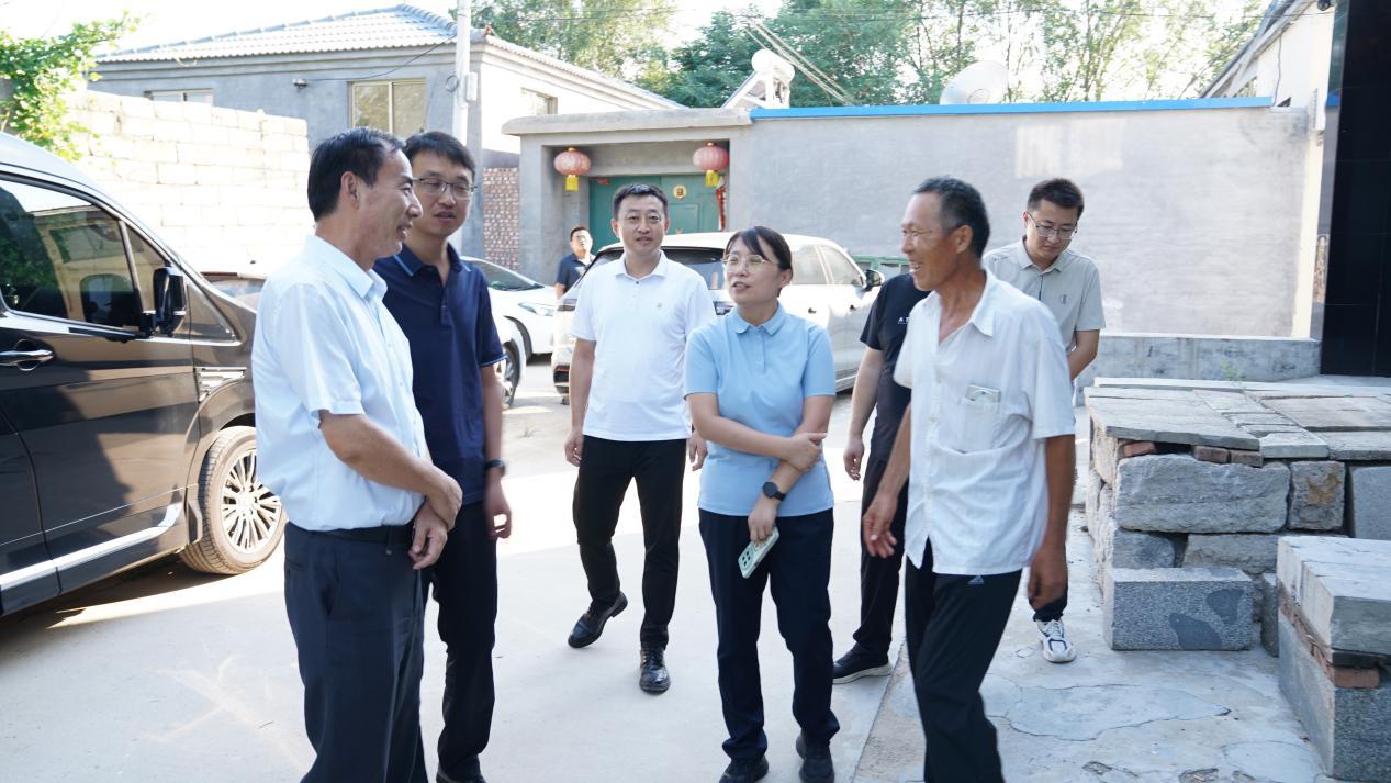 济宁市拥军优属协会赴梁山县走访慰问生活困难军属家庭