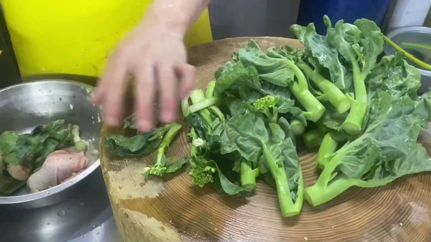 广东大厨原来是这样炒芥兰的，难怪绿油油的，终于学会了