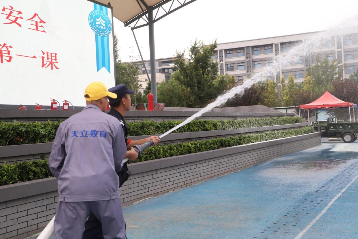 济宁开展“开学第一课”消防安全宣传活动