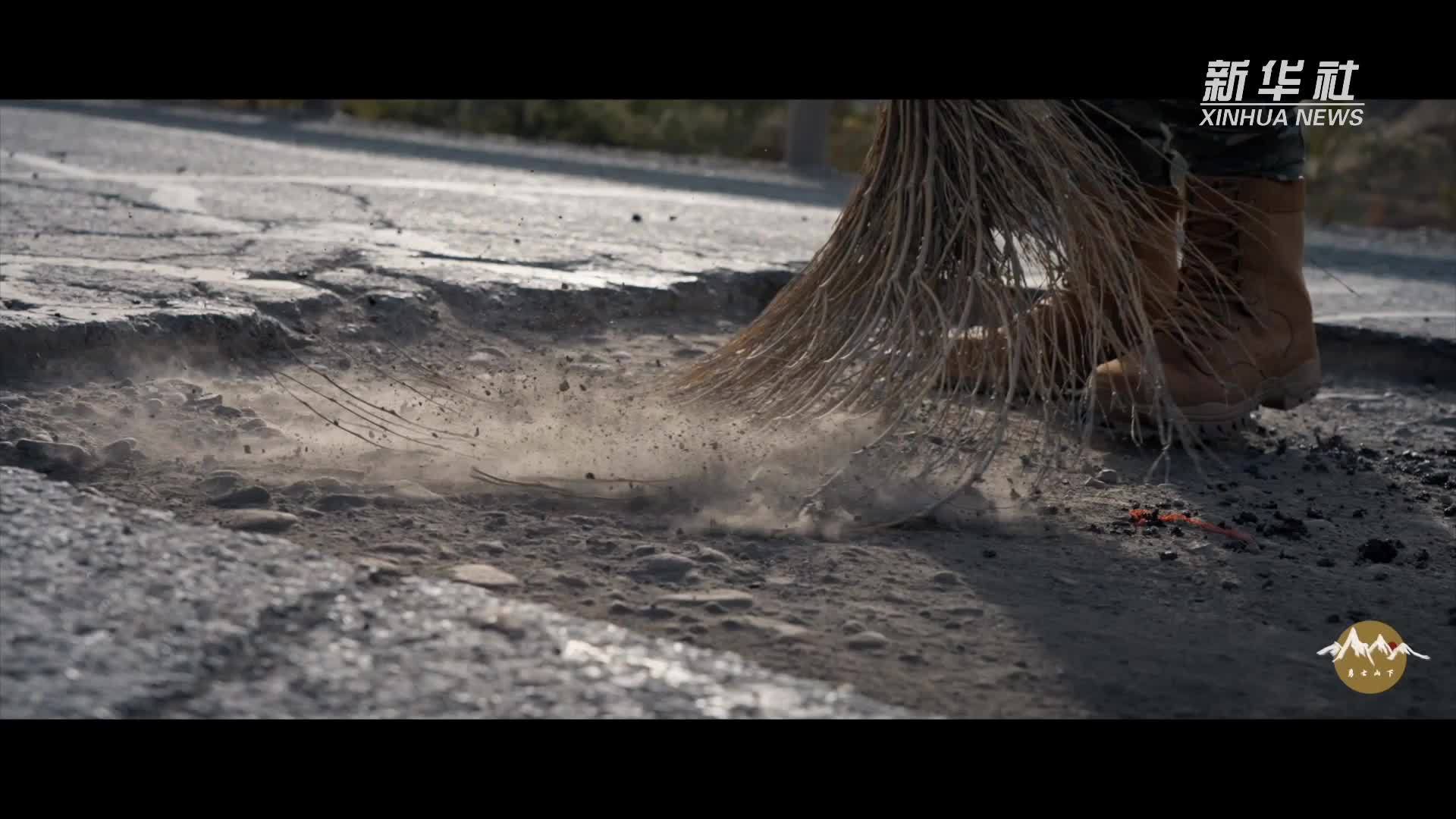 纪录片《勇士山下》｜守护平安：武警护航天路行