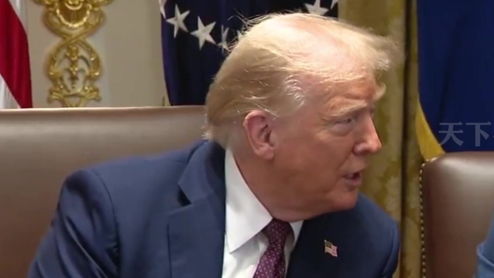 特朗普内阁会上爆粗口