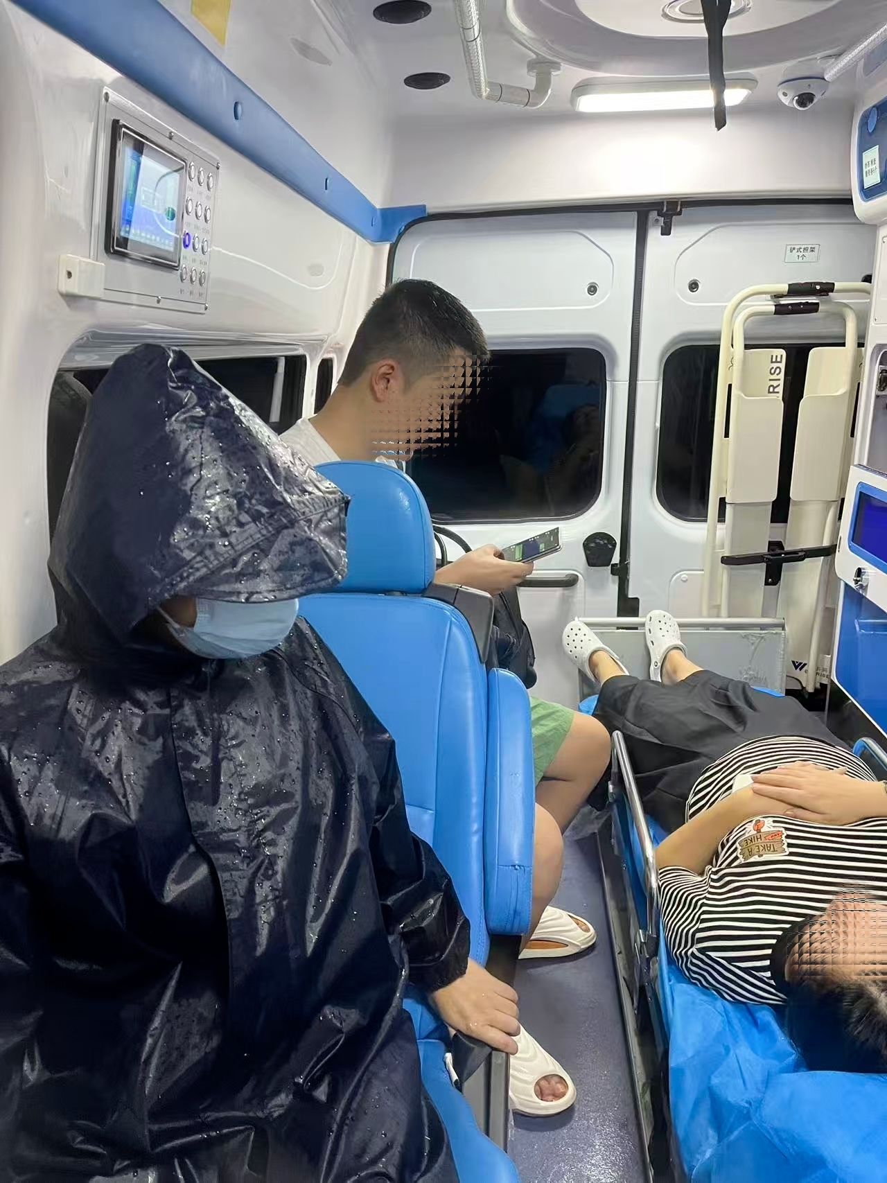 台风夜的生命守护：三亚中心医院里的温暖接力