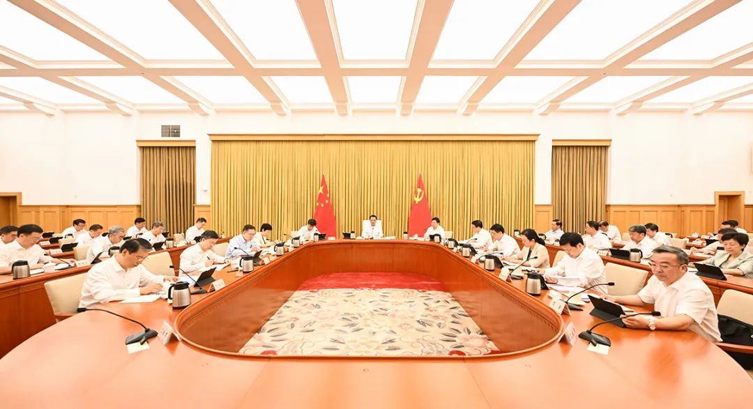 8月25日上午，市委常委会举行会议，市委书记袁家军主持并讲话。记者 苏思 摄/视觉重庆