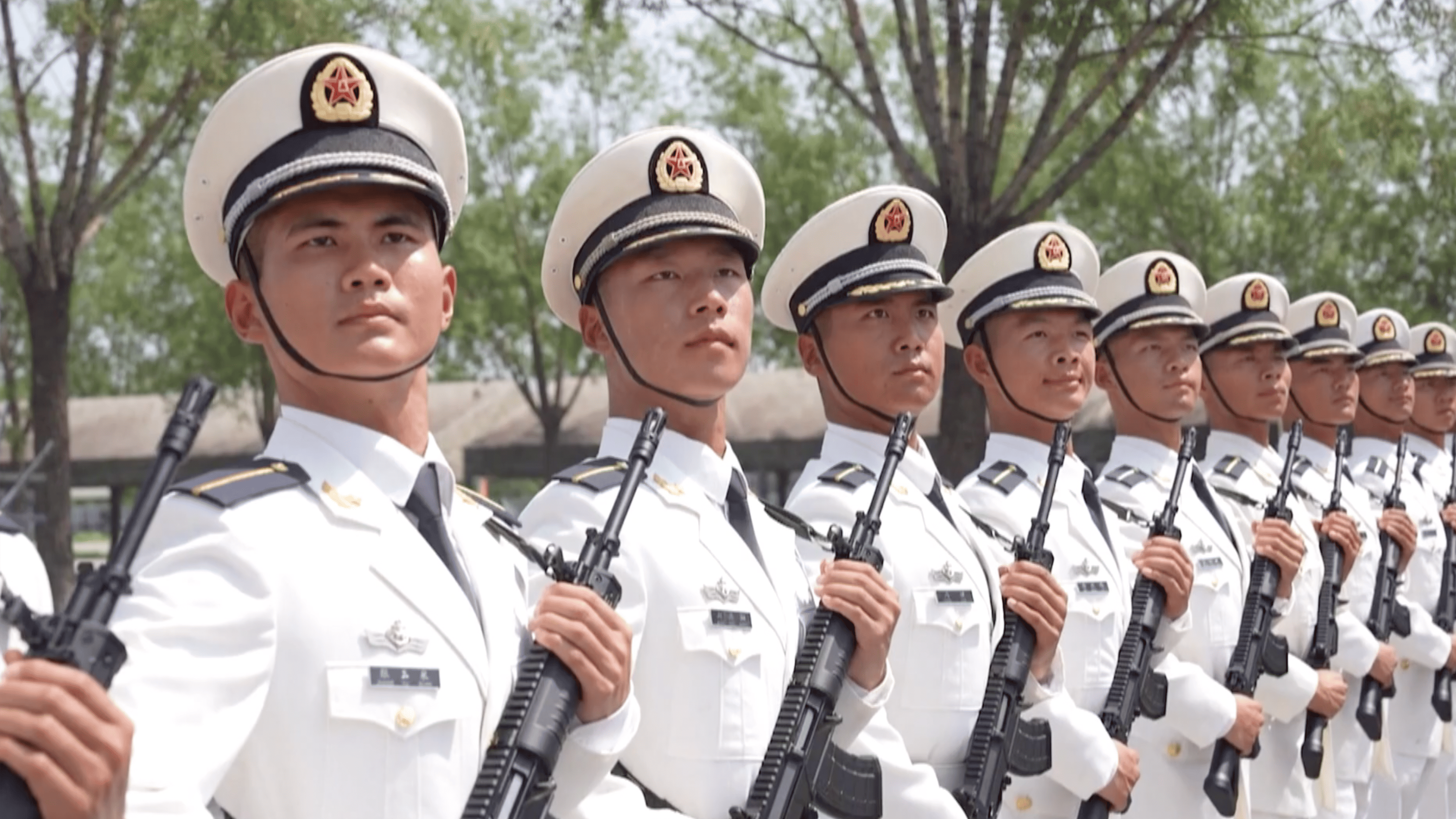 九三阅兵最年轻“浪花”！海军学员刻苦训练成功蜕变为参阅队员