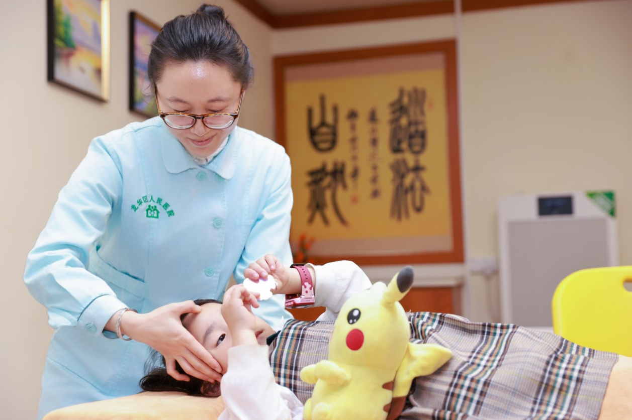 “搬家最舍不得社康医生!” 深圳社康“龙华模式”:把社区居民“宠上天”
