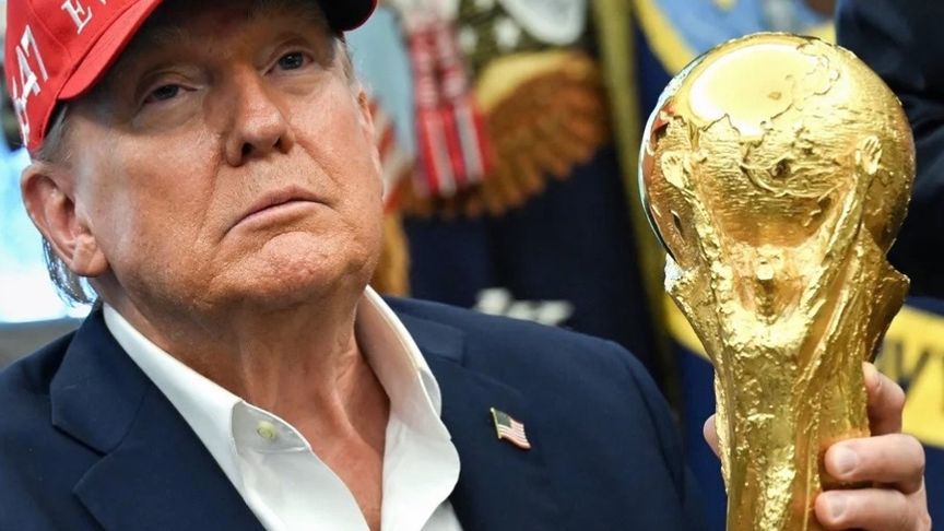 大力神杯：特朗普桌上的抢镜王 #冰汝的随手拍 #大力神杯 #世界杯