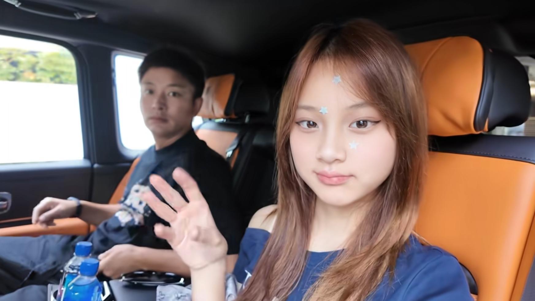 钱赚够了不装了？贾乃亮两招替甜馨挽回面子，还给董璇出了口恶气(图17)
