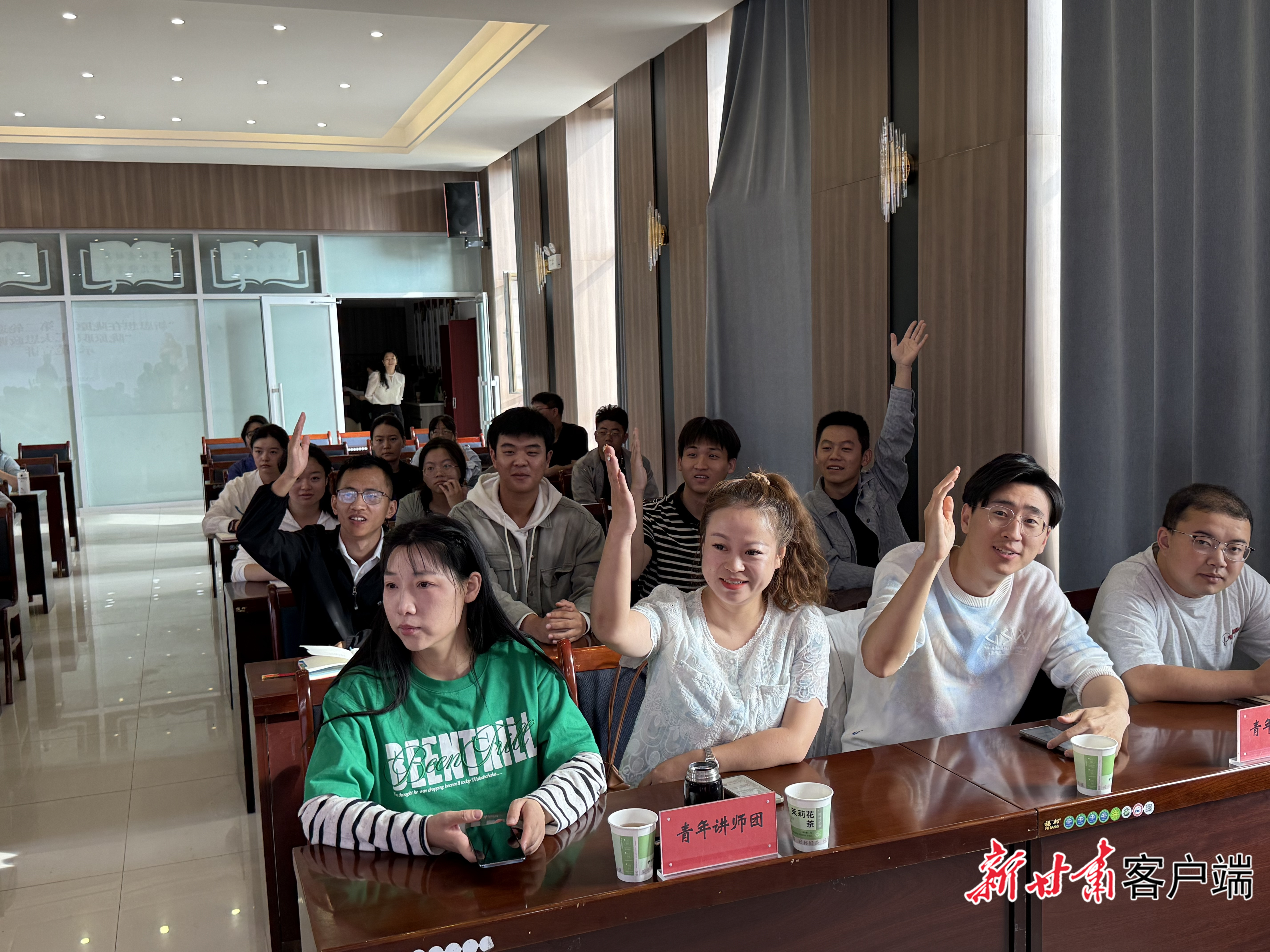 有奖问答环节，大家踊跃参加。新甘肃&middot;甘肃日报记者　于晓明　摄