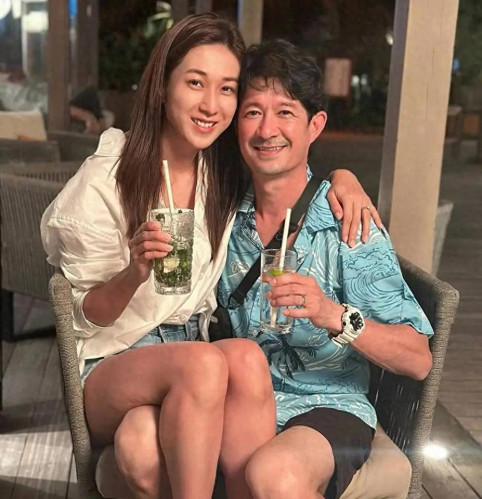 钟嘉欣结婚9年现婚姻危机,自认多次被老公投诉,网友:已存在问题(图1)