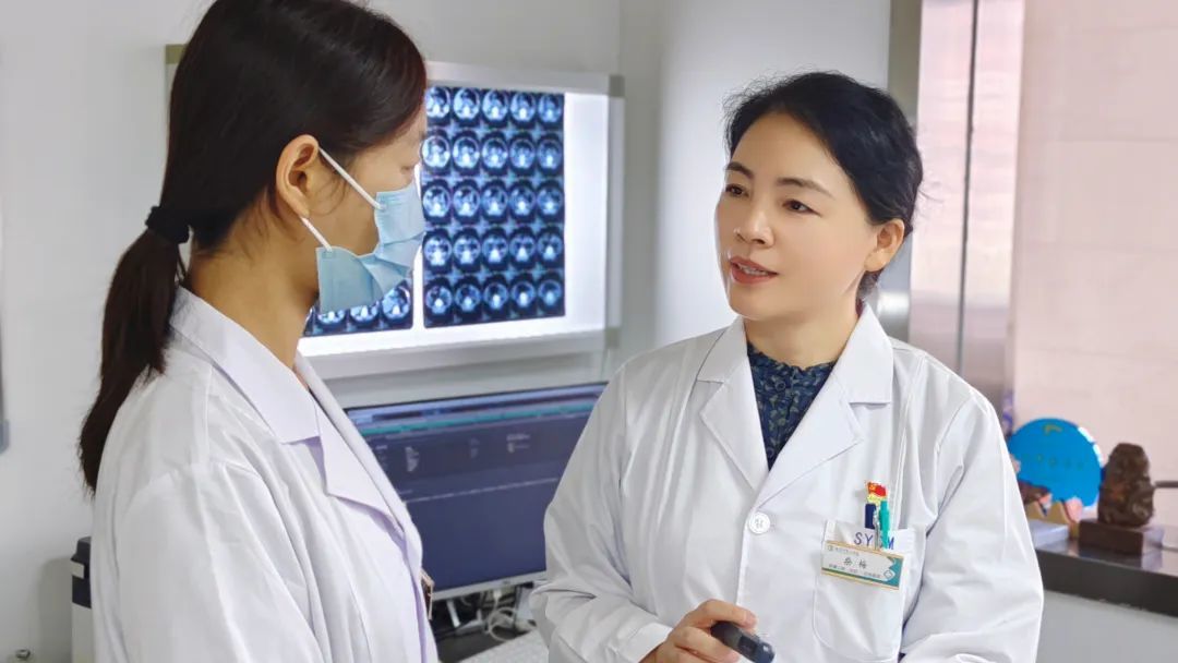柴梅：26载扎根肝病诊疗一线，以专业护佑健康，用仁心解痛去疾