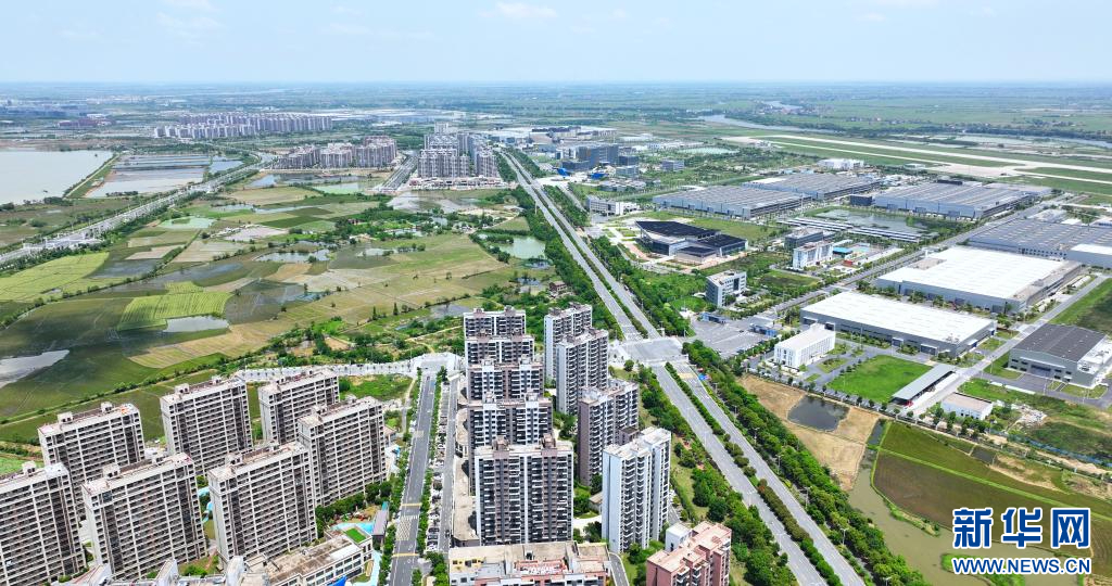 依托深厚的航空工业底蕴，南昌航空城集聚了一批低空经济产业链企业。新华网发