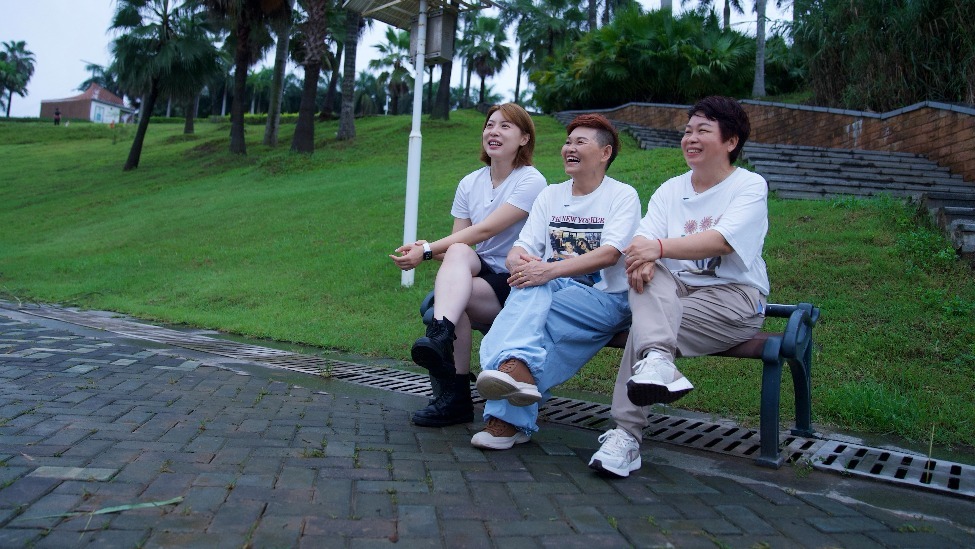 家暴幸存者与闺蜜共同创业买房，搭伙养老13年