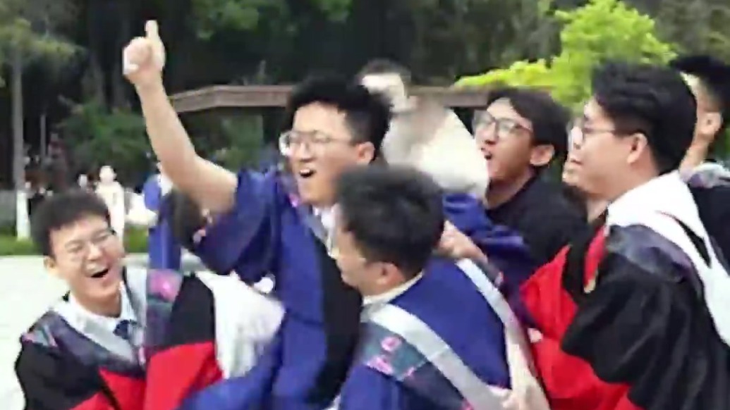 在黄河涛声中听青年们说