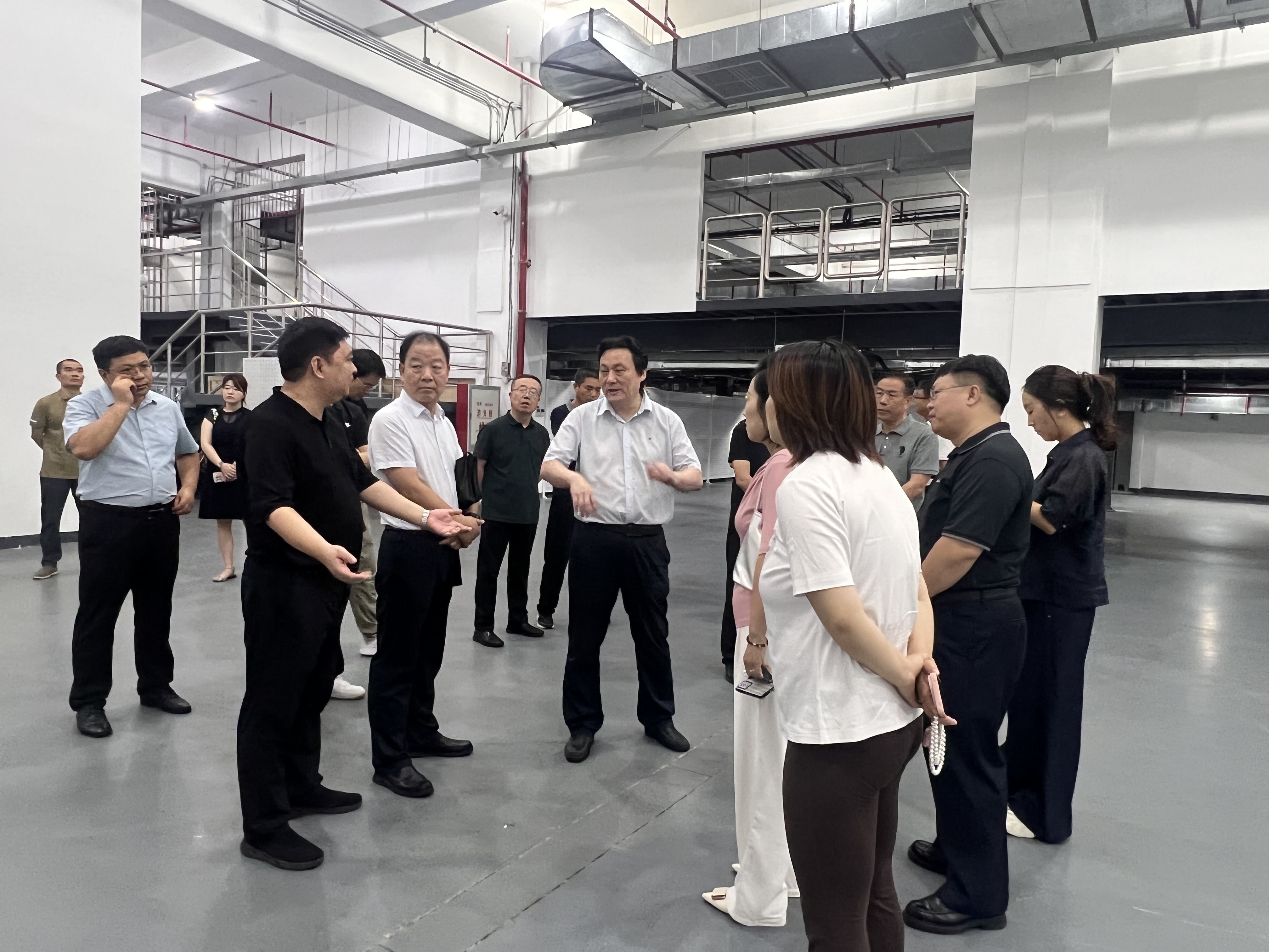 陕西省商务厅一行莅临凤凰艺品科技有限公司调研交流 共话陕闽外向型经济高质量发展