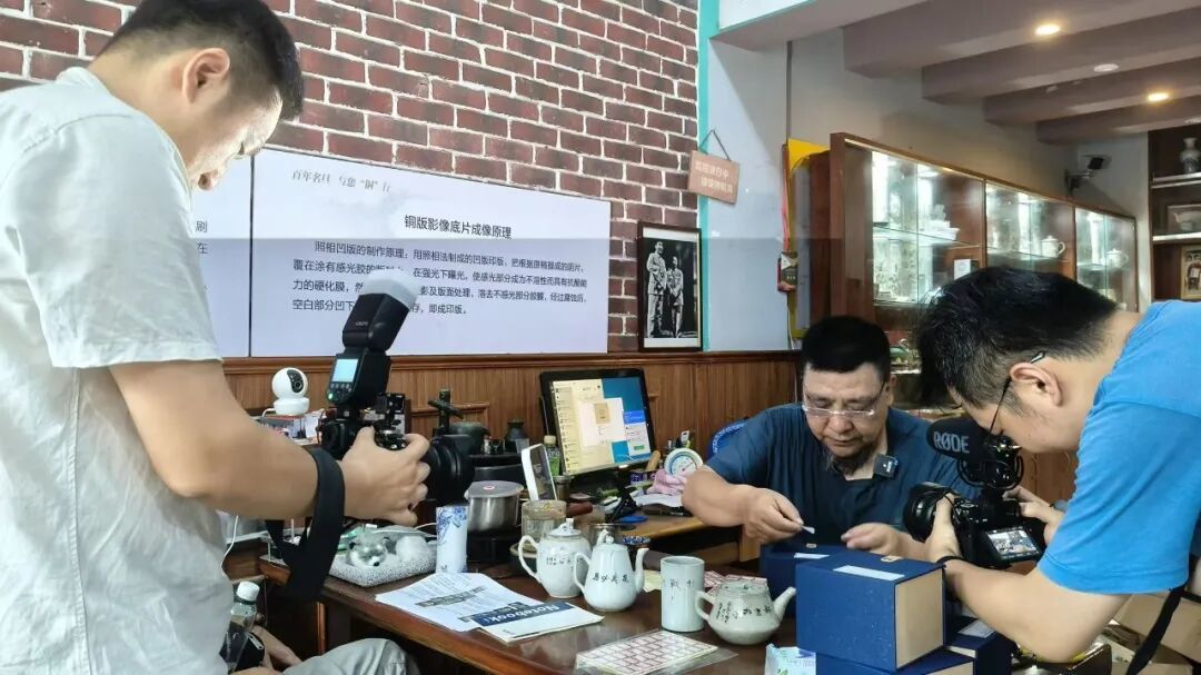 记者全程采访跟拍