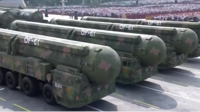 军事专家：6年前国庆阅兵时的国之重器东风41，今年变成了东风61