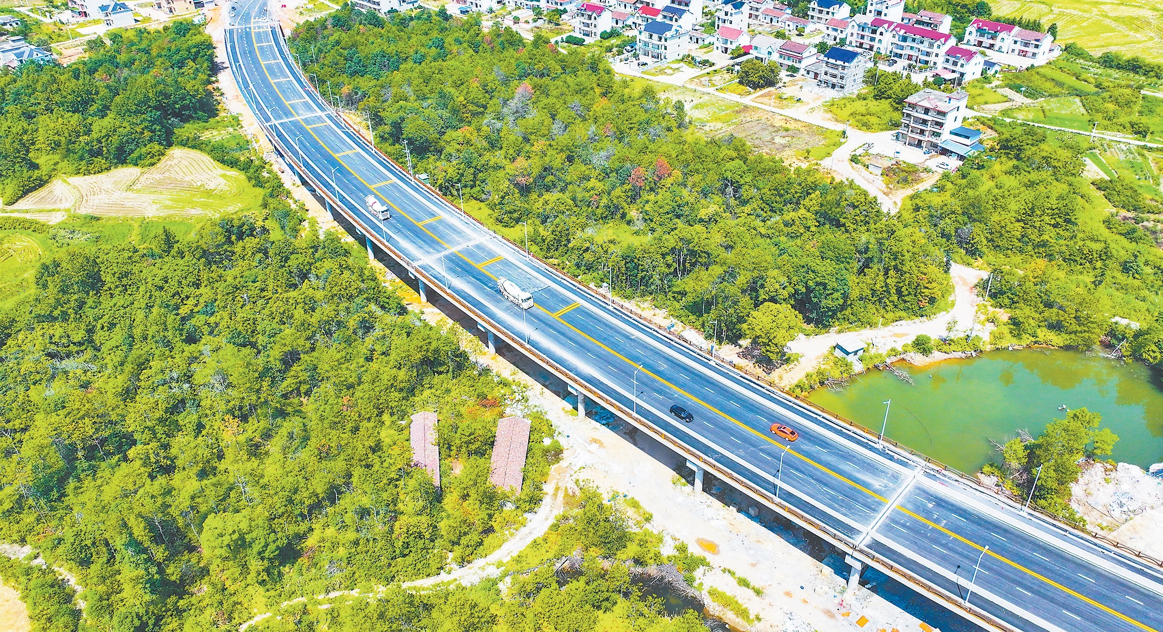 抚州东临新区灵谷峰大道南延伸段正式通车（图）