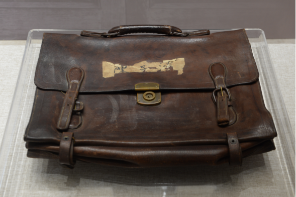 陈子涛的公事皮包