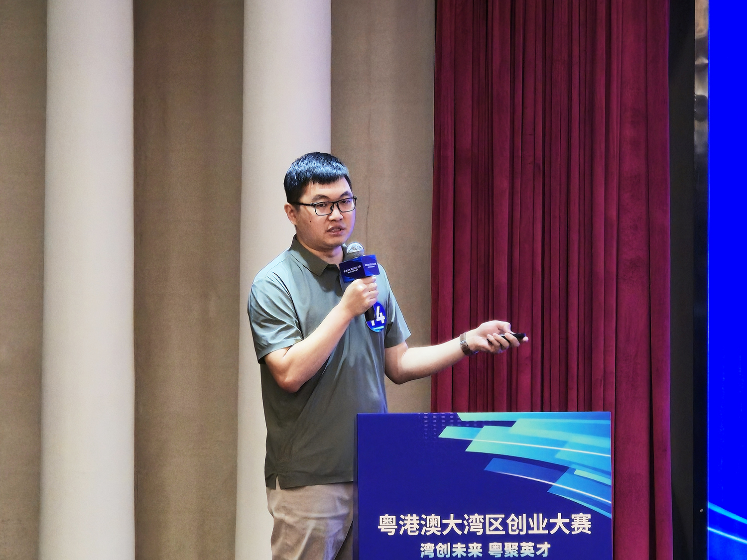 参赛选手现场答辩