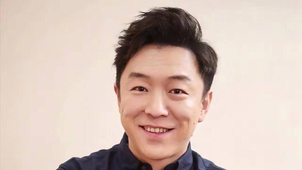 黄渤曾是百亿影帝站在巅峰，如今却被资本冷落缩在角落，发生了什么封面图